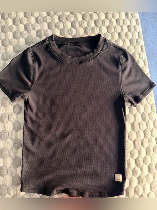 Vuori Tops - Vuori Pose Fitted Black Short Sleeve Ribbed Tee - Black